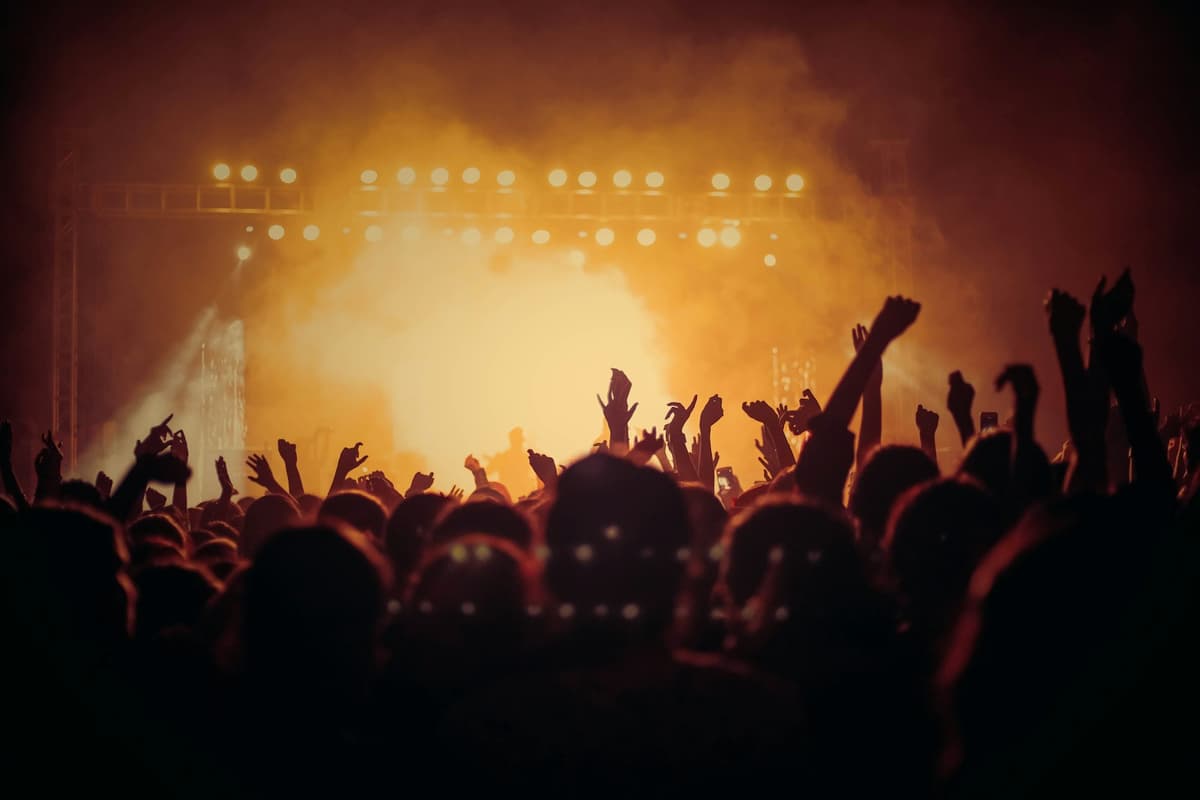 Best Types of Live Performers for Corporate Events in Dubai